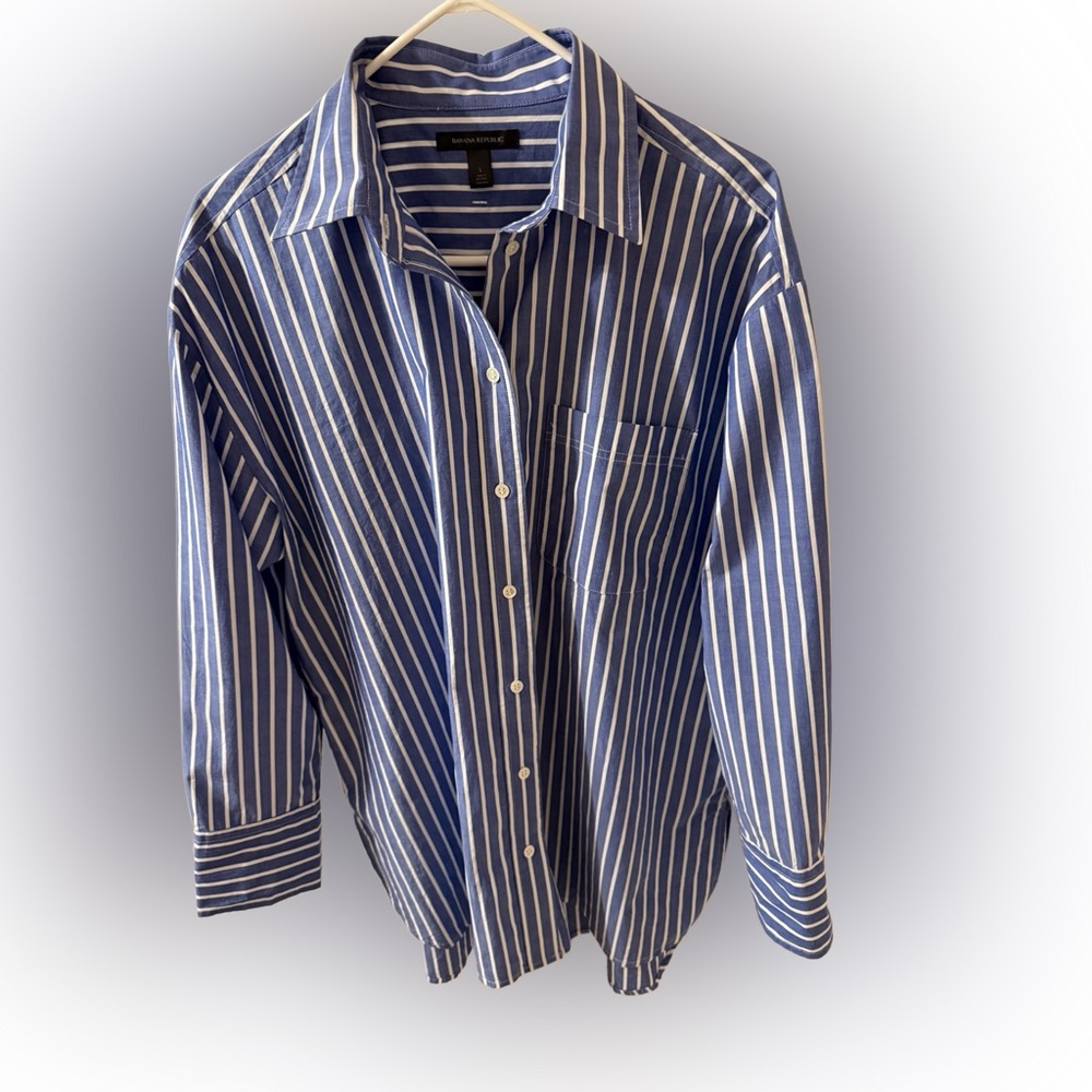 Banana Republic Blue and White Striped Women's Button Down Shirt